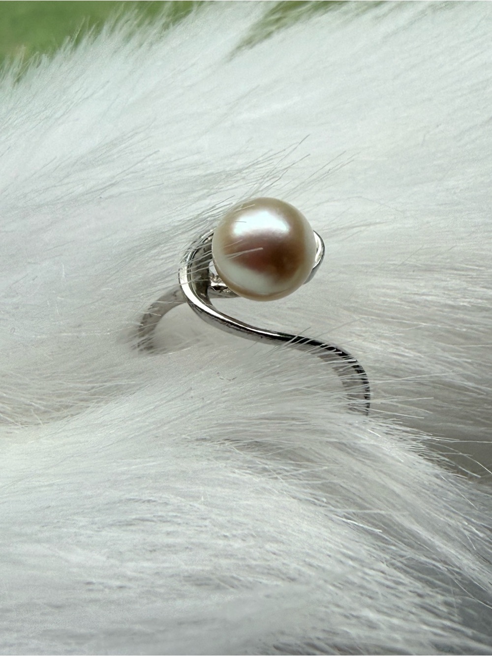 Freshwater Pearl Spiral Ring in White